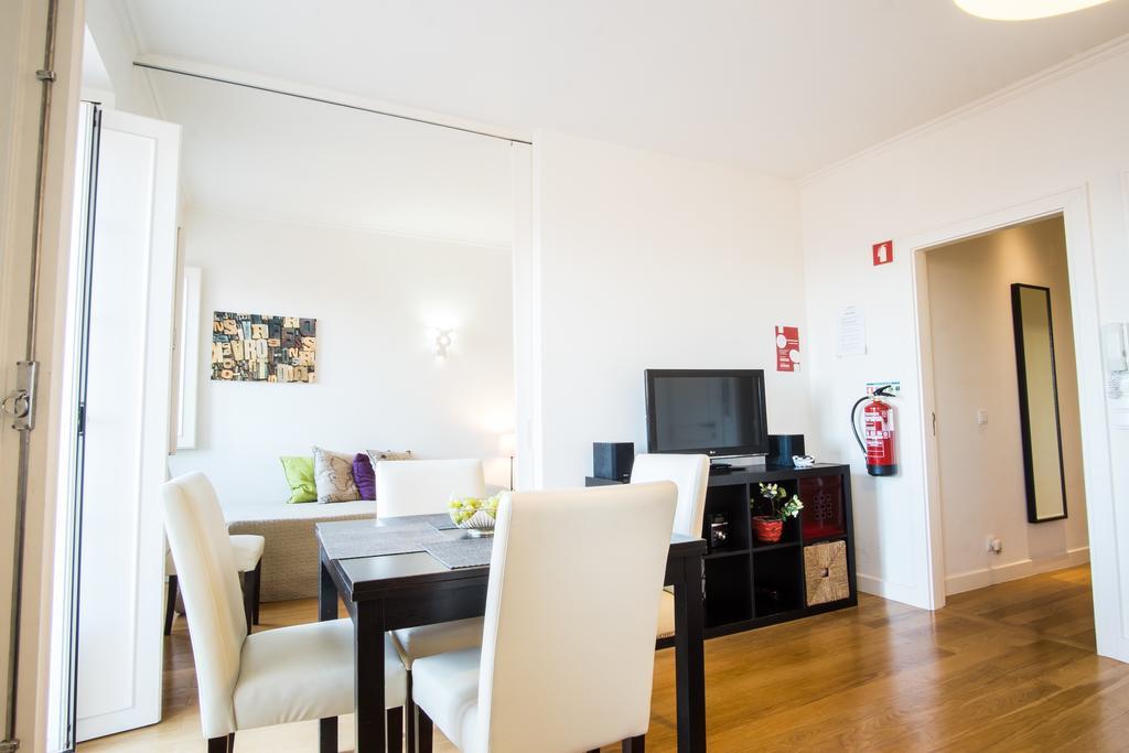 Downtown Apartments Bica ลิสบอน ภายนอก รูปภาพ